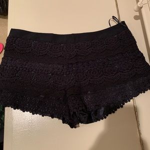 NOT FOR SALERuffle shorts